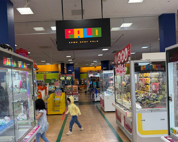 PALO 小松島店 入口付近