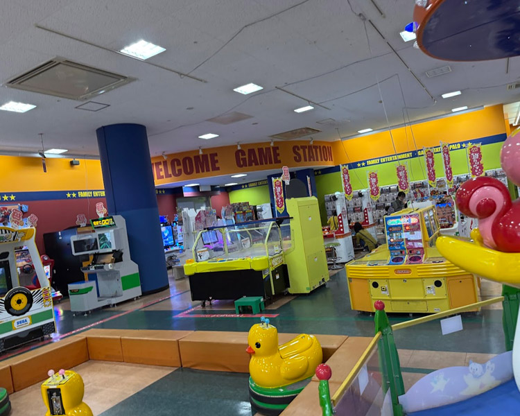 PALO 小松島店　遊具もたくさん！