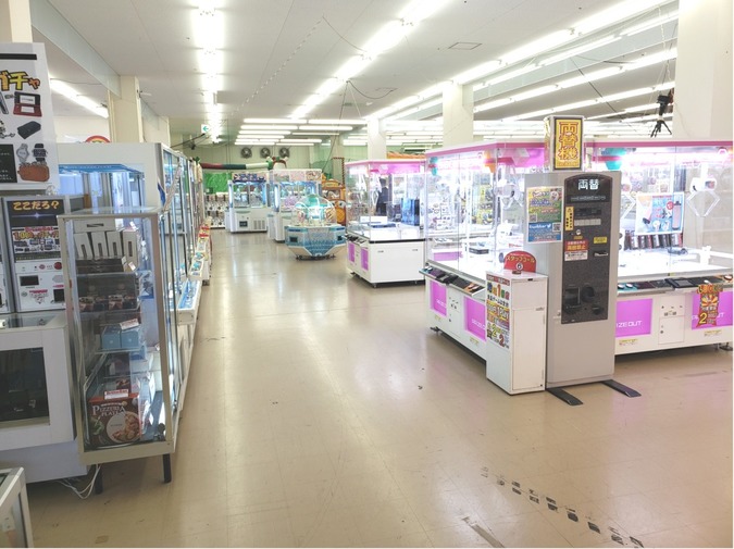 ゲームセンタートップラン岩岡店