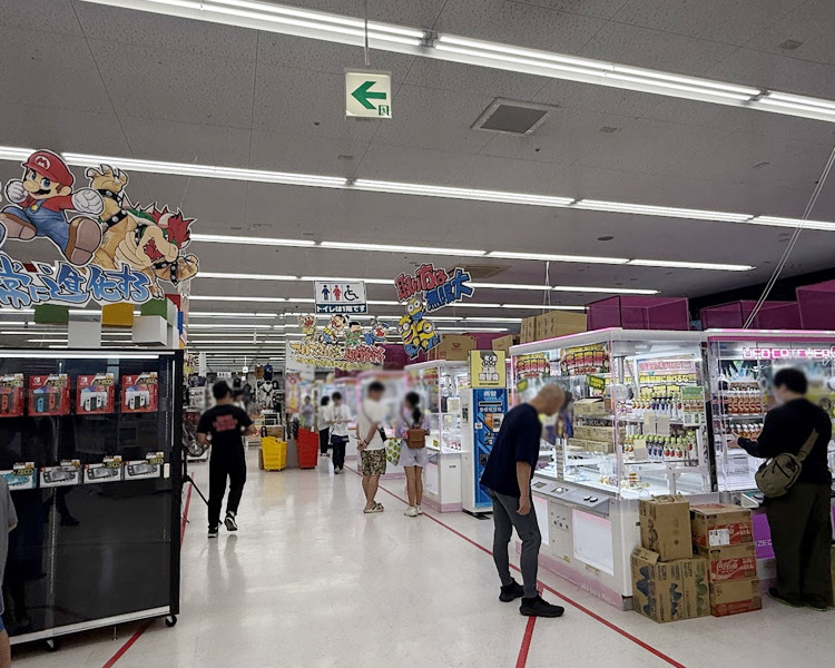 お宝買取団 高松伏石店店内