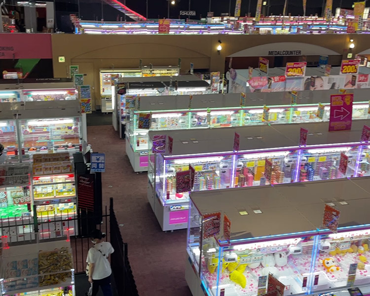 ラウンドワンスタジアム 高松店 店内全体