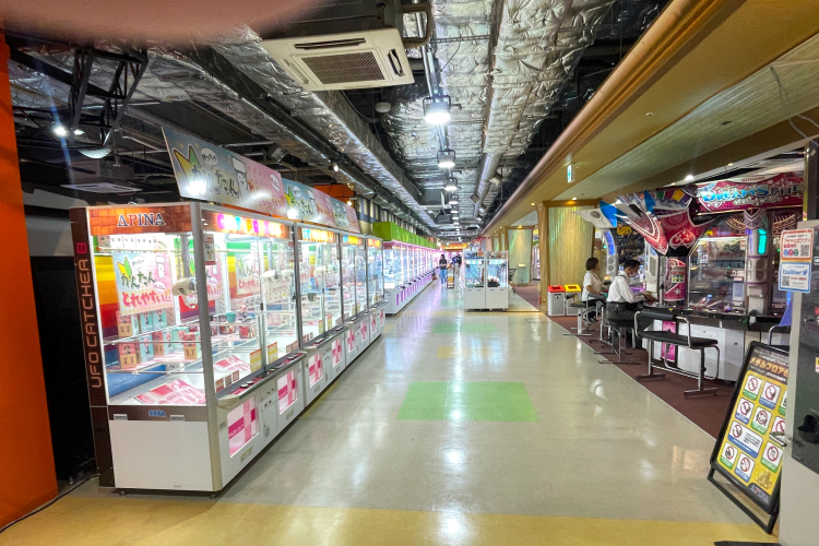 アピナ川越店 店内は通路が広くベビーカーでも歩きやすい